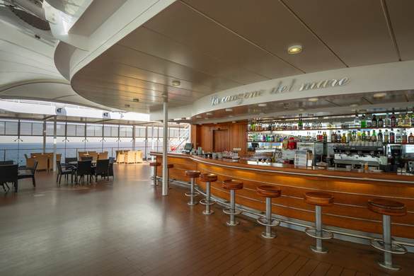 MSC Cruises MSC Lirica La Canzone del Mare Bar 1 ©MSC Rights - Ivan Sarfatti.jpg